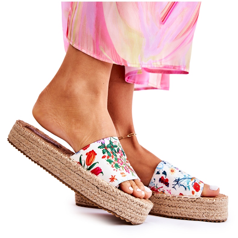 FS3 Žabky Na Platformě S Bílými Květy Malia