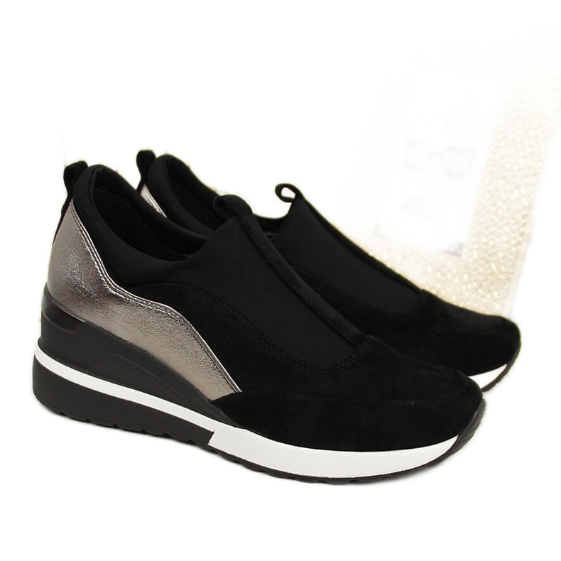 Dámské tenisky na klínku černo-stříbrné Vinceza černá stříbrný