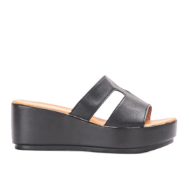 Černé pantofle na platformě Duffel černý