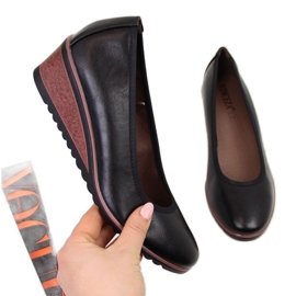 Černé lodičky na klínku W Vinceza černá