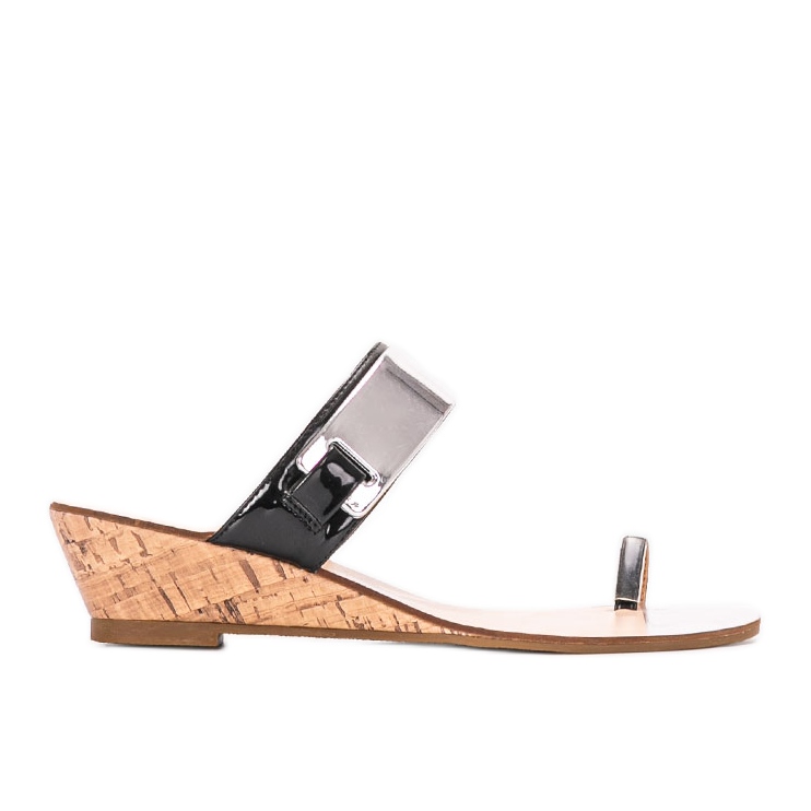 Černé otevřené pantofle na klínku Trentino černá