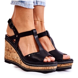PG1 Klasické černé kožené sandály Valorin na klínu černá