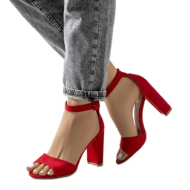Červené sandály na sloupku Doyle
