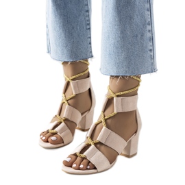 Béžové sandály na sloupku Saliba béžový