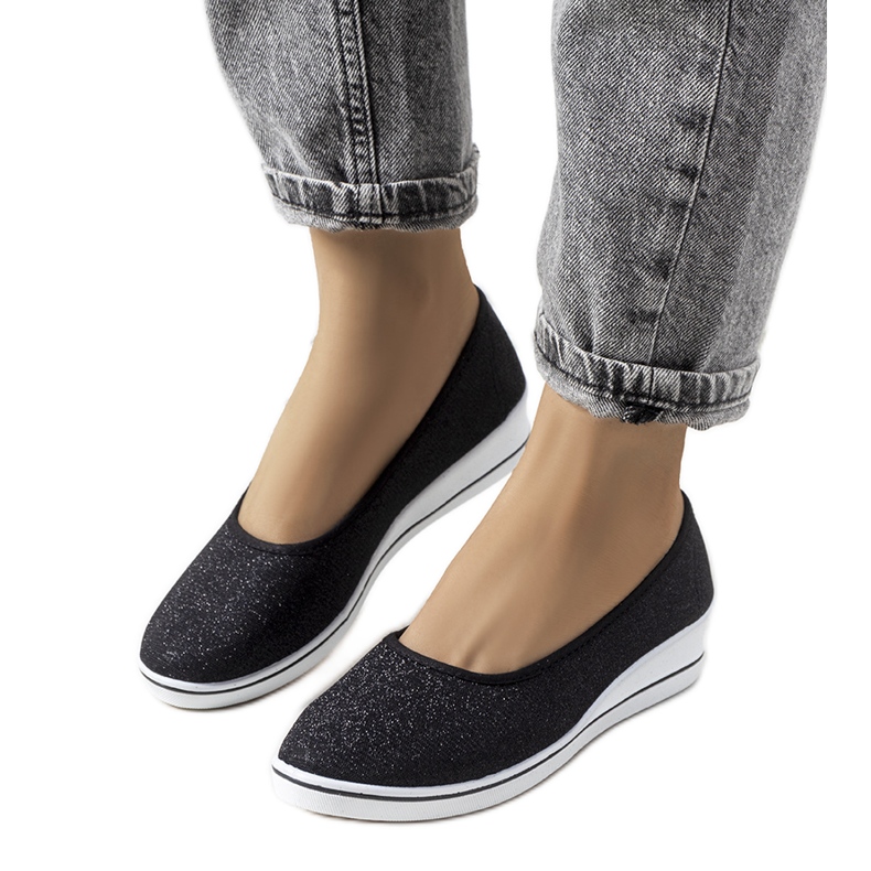 Černé tenisky na klínku značky Friis černá