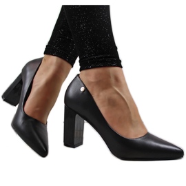 Lodičky na černém sloupku Vinceza černý