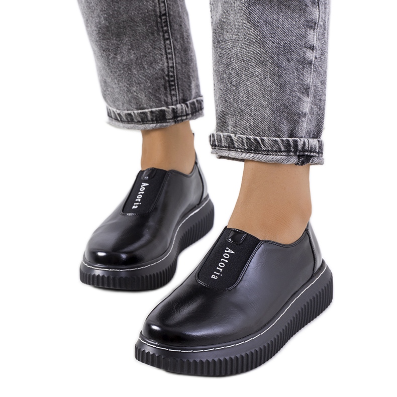 Černé brogy na platformě Siddons černá