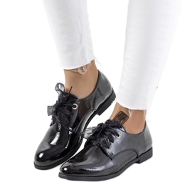 Černé lakované boty značky Swisher černá Černé lakované boty značky Swisher černá