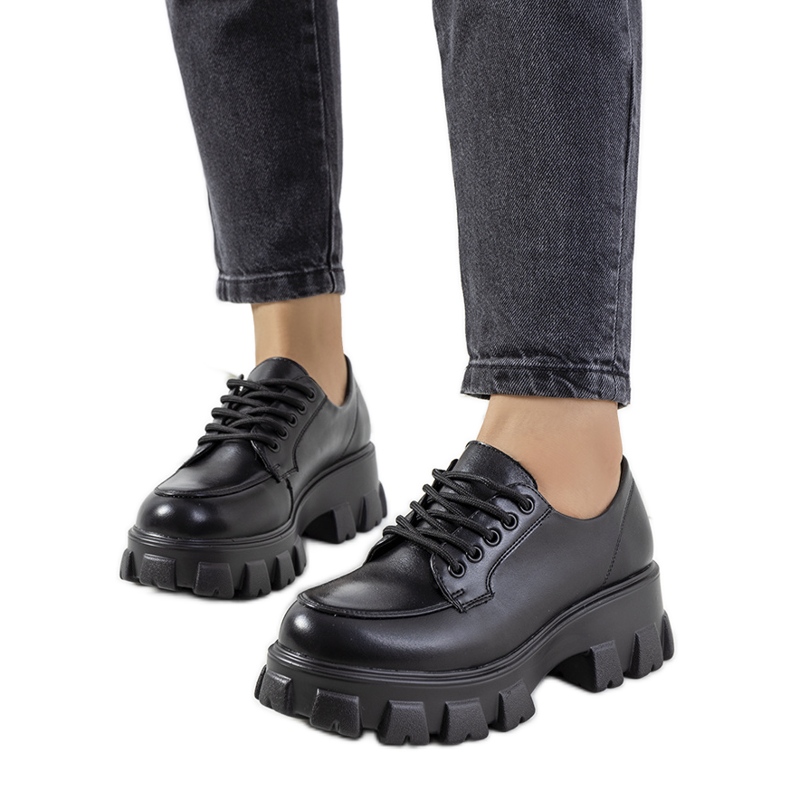 Černé boty na traperové podrážce Massey černá Černé boty na traperové podrážce Massey černá