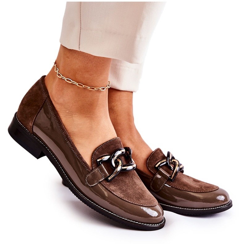 Klasické mokasíny s řetízkem Laura Messi 2531 hnědé hnědý