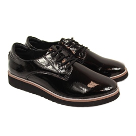 Černé lakované dámské boty Filippo černý