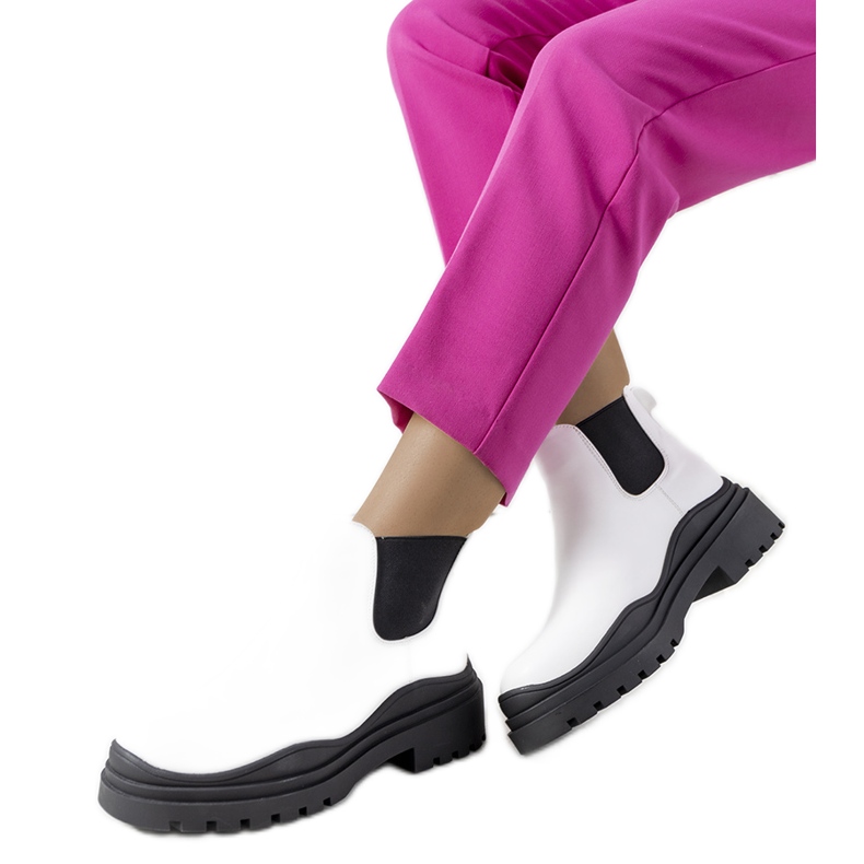 Bílé kozačky na vysoké podrážce Wekey bílý