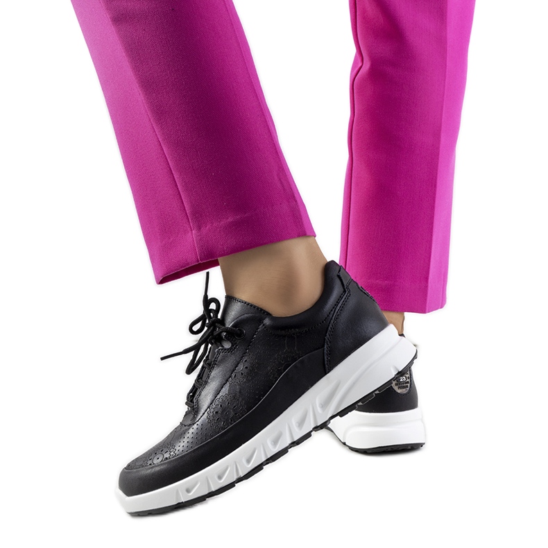 Černé kožené tenisky Kaypa černá