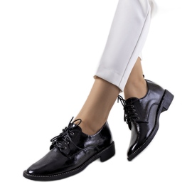 Černé dámské boty značky Ricieri černý