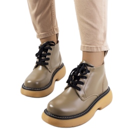 Zelené kozačky značky Redelek zelený