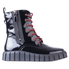 W. Potocki Černí vysocí dělníci na platformě Potocki černý