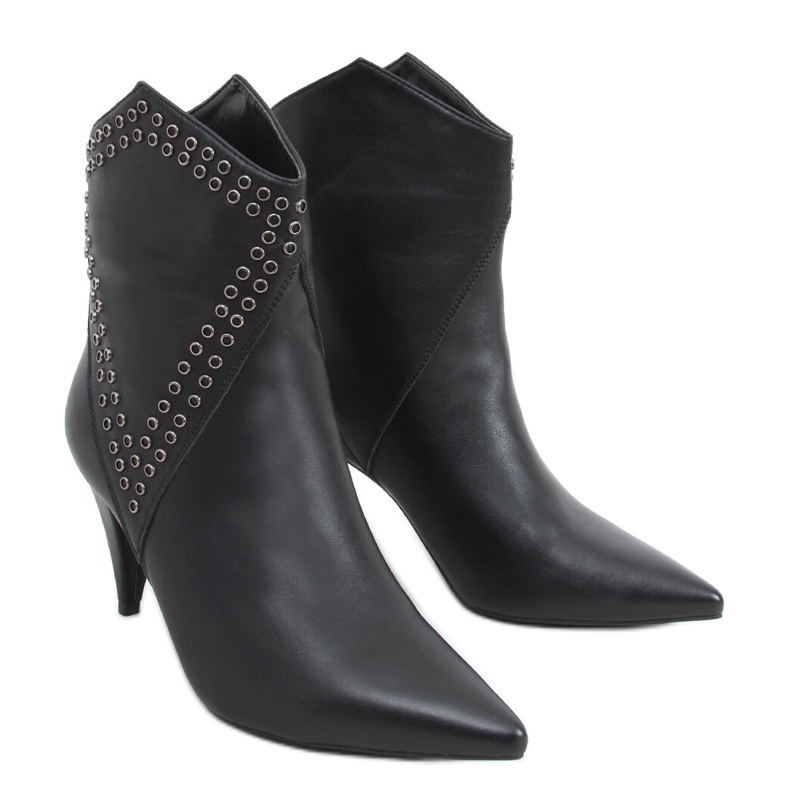 Černé boty na vysokém podpatku značky Girme černá Černé boty na vysokém podpatku značky Girme černá