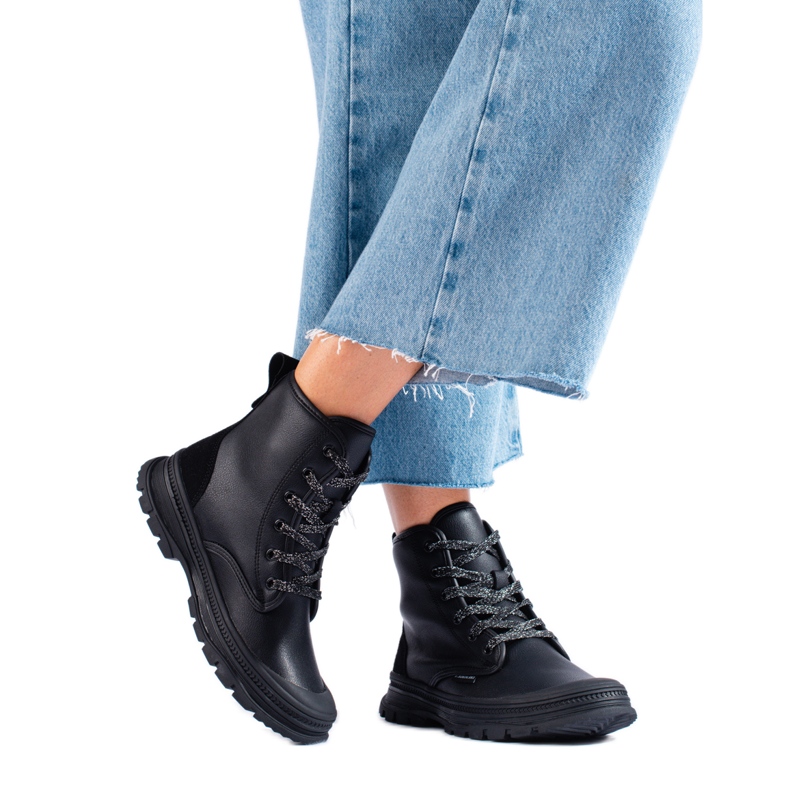 T.Sokolski Šněrovací dámské boty Sokolski z ekologické kůže černá