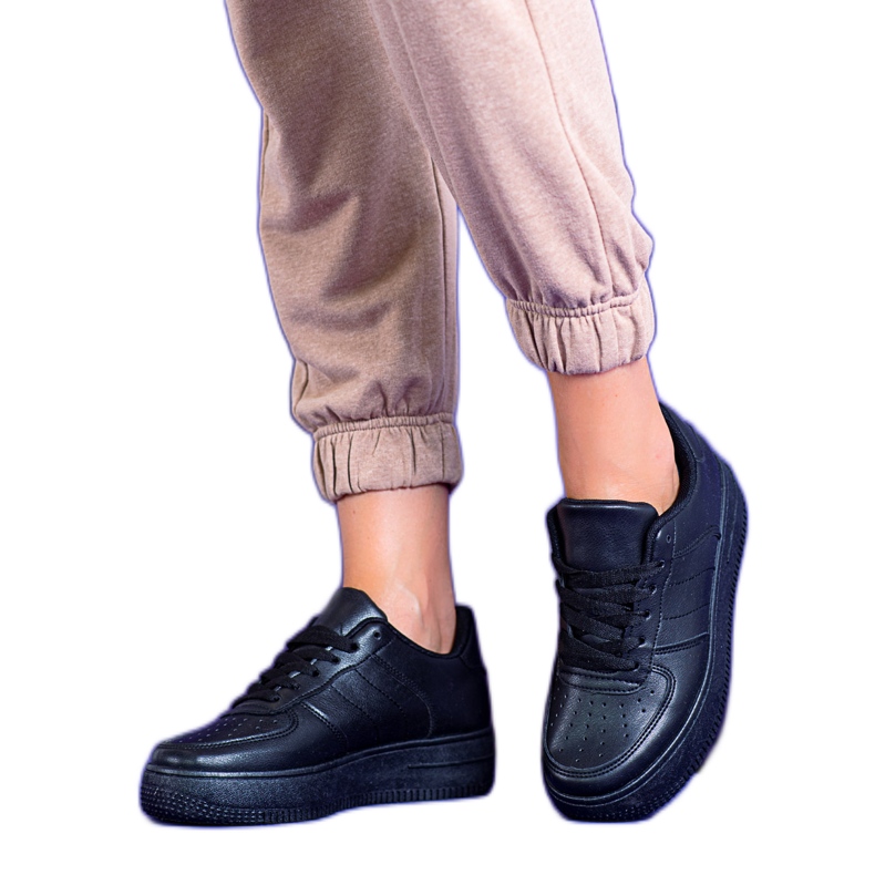 Černé dámské sportovní boty na platformě Shelovet černá