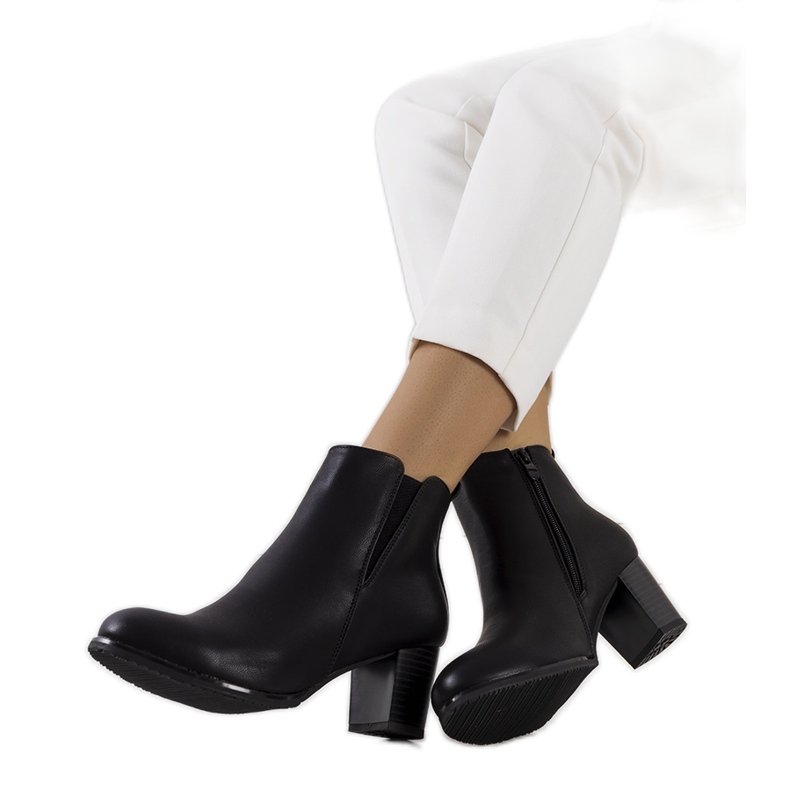 Černé boty na Beggerově stanovišti černá