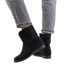 Černé kotníkové boty od Wolfpine černý