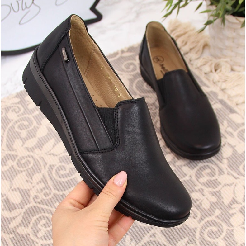 Kožené dámské boty, nazouvací černé Helios 350 černá