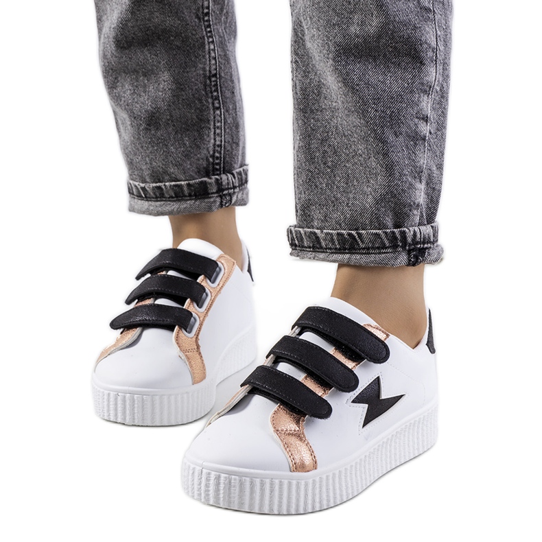 Bílé tenisky Pitmerden bílý černá