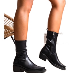 Černé kozačky na vysokém podpatku značky Marisa černá