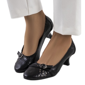 Černé lodičky s gumičkou od Djoko černý