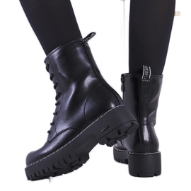 Černé kozačky s bílou nití Rebeca černá Černé kozačky s bílou nití Rebeca černá