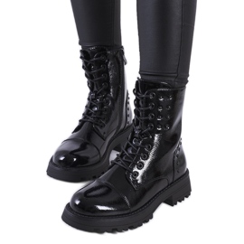 Černé lakované trapery polperro černý