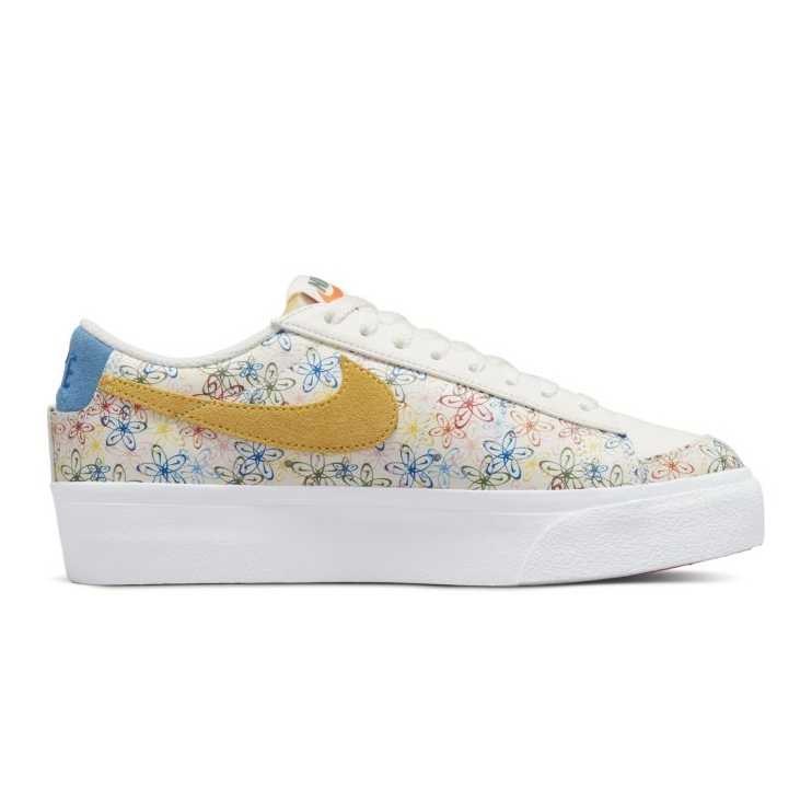 Nike Blazer Low Platform W DV3210-100 bílý vícebarevný