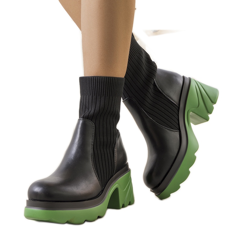 Černé kozačky s červenou podrážkou Tomlin černá