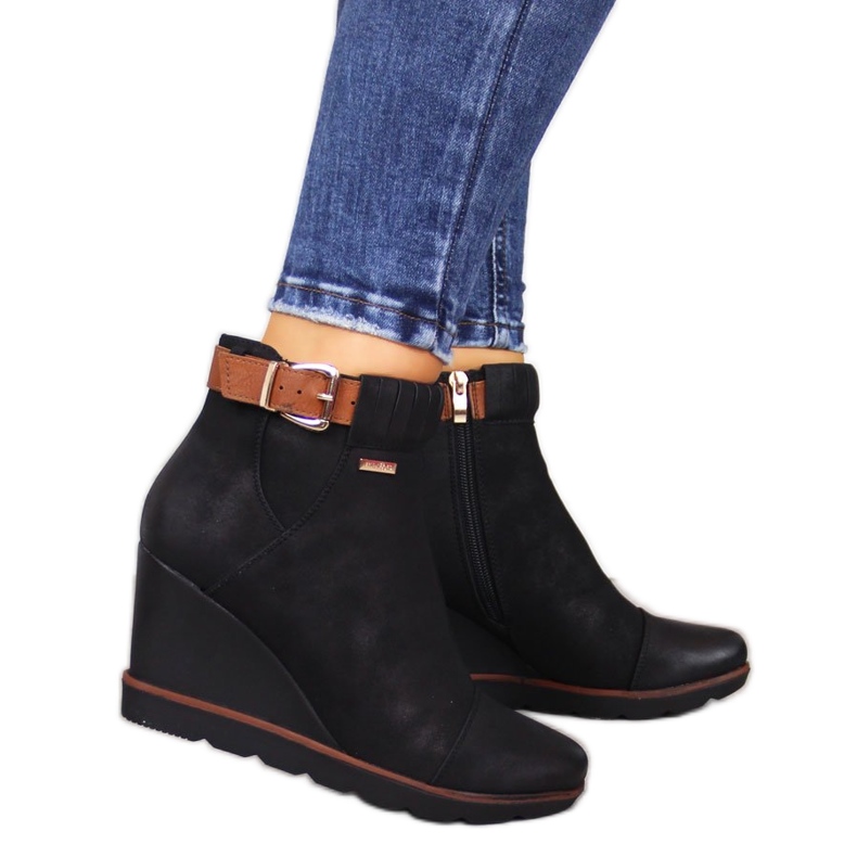 Černé Černé tenisky na klínku Filippo černá