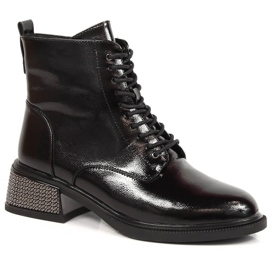 Lakované dámské kozačky na ozdobném podpatku, zateplené černé Filippo černá Lakované dámské kozačky na ozdobném podpatku, zateplené černé Filippo černá