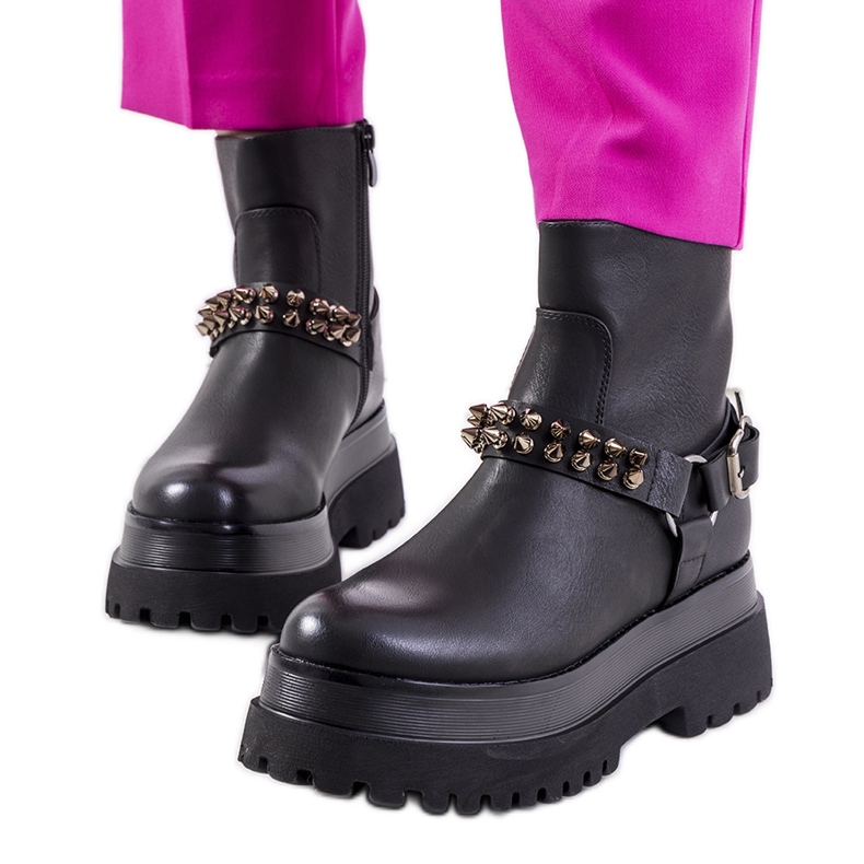 Černé kozačky s cvočky Aneta černá