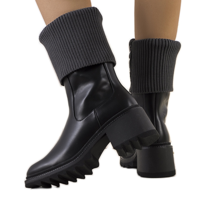 Černé kozačky na vysokém podpatku značky Lalita černá Černé kozačky na vysokém podpatku značky Lalita černá