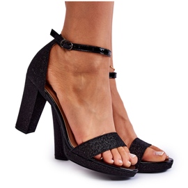 FM1 Módní lesklé černé sandály Petra na tyči černá