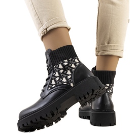 Černé kozačky s pružným svrškem béžový