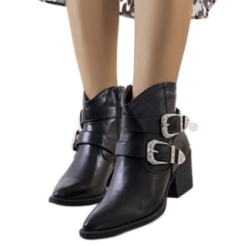 Černé kovbojské boty černá