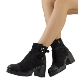 Černé boty na podrážce traktoru Lamaris černá Černé boty na podrážce traktoru Lamaris černá