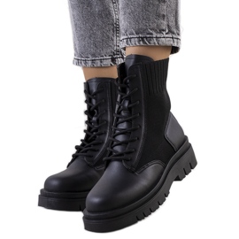 Černí lovci Lennona černý