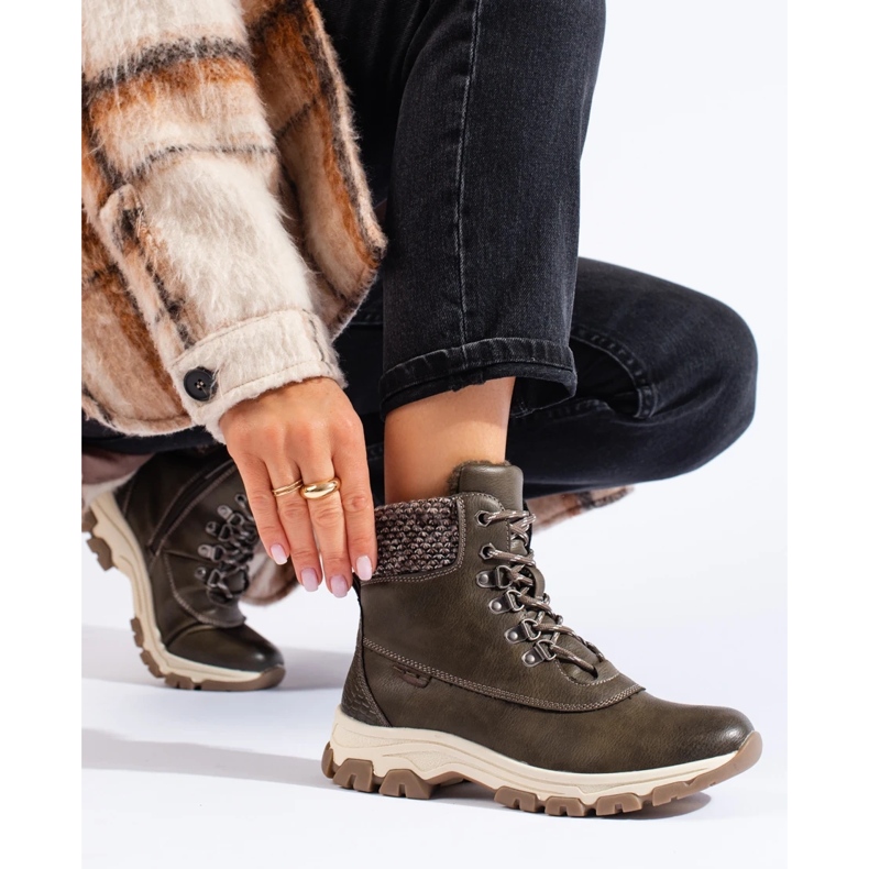 Hnědé dámské kozačky na platformě zelená Hnědé dámské kozačky na platformě zelená