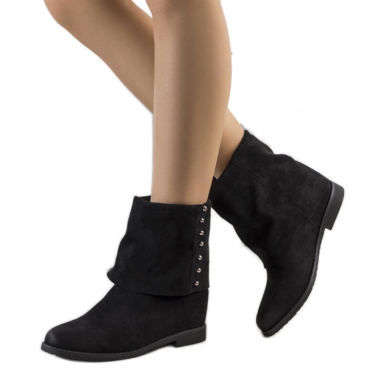 PA1 Černé kozačky s cvočky od Sullivana černá