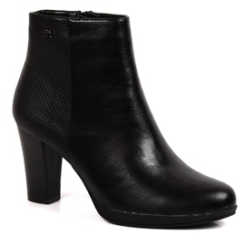 Černé zateplené dámské kozačky na sloupku M. Daszyński černá Černé zateplené dámské kozačky na sloupku M. Daszyński černá