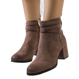 PA1 Hnědé kotníkové boty na sloupku Fletcher hnědý PA1 Hnědé kotníkové boty na sloupku Fletcher hnědý