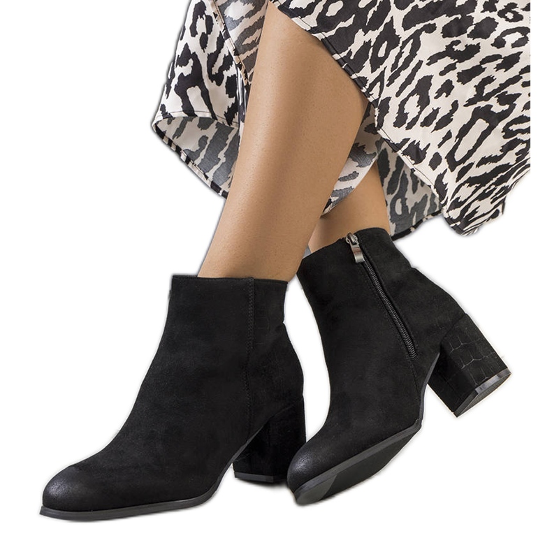 Černé kotníkové boty na sloupku Silas černá