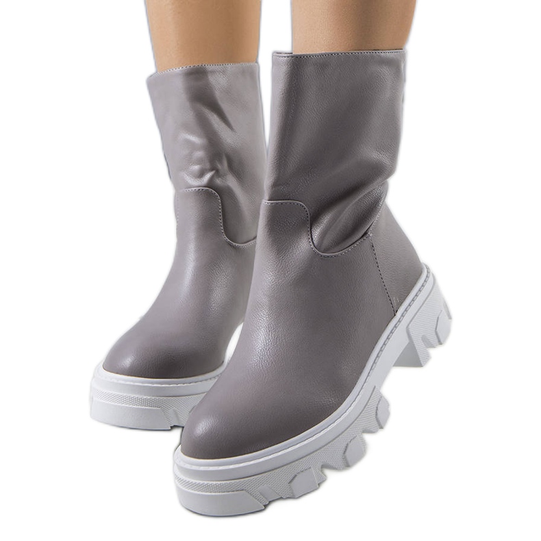 Šedé zateplené kozačky Nasidi šedá Šedé zateplené kozačky Nasidi šedá