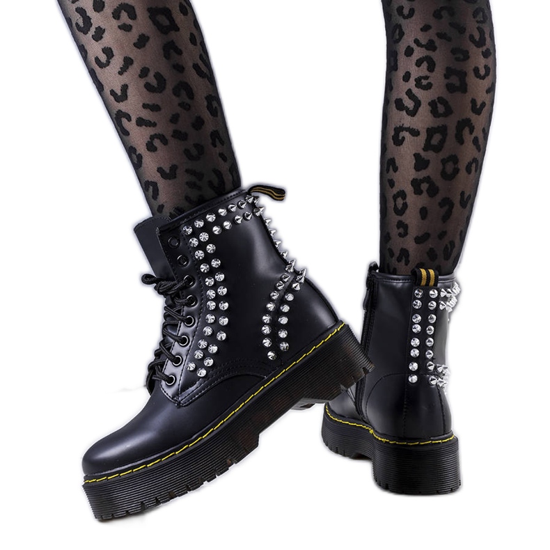 PA1 Černé kozačky s cvočky Castello černá