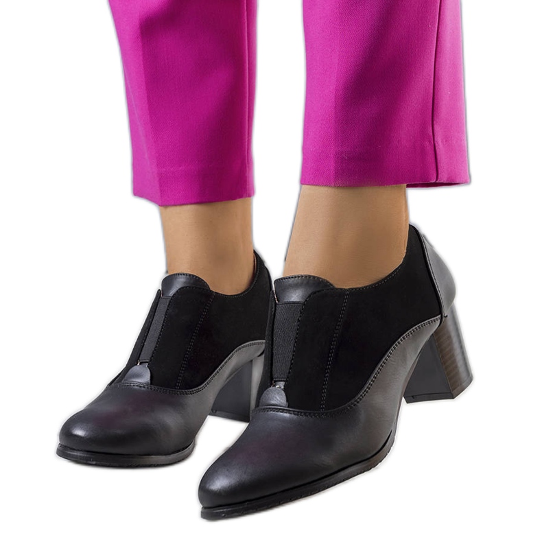 BM Černé šněrovací boty na sloupku Corder černá